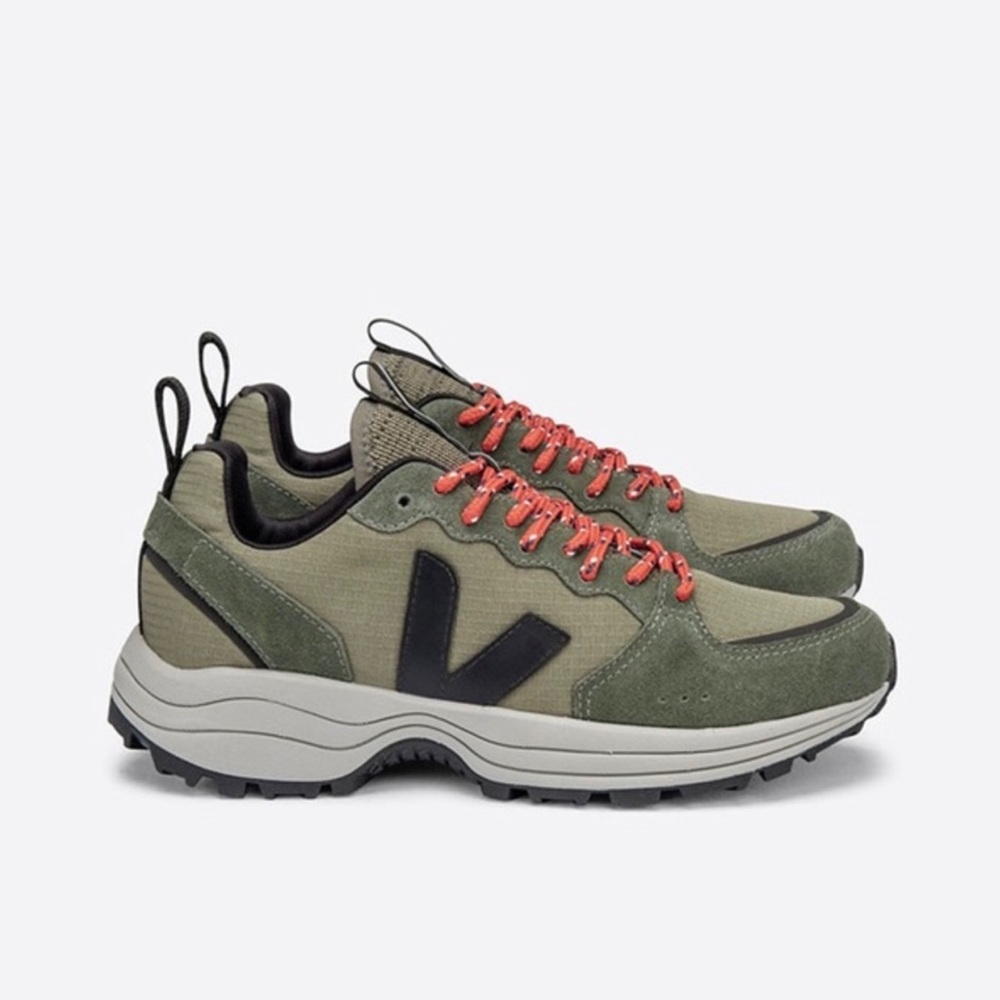 EUC Veja Venturi Sneakers